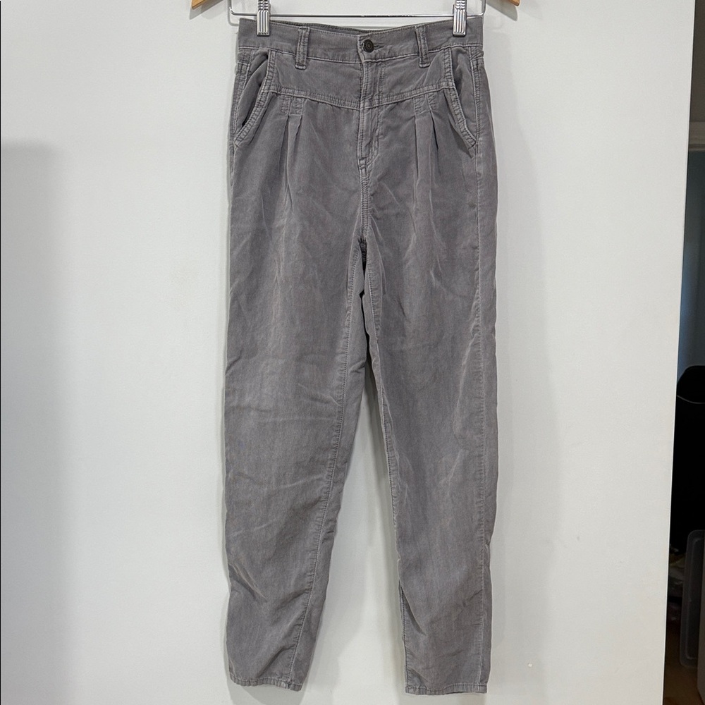American Eagle High Waisted Gray Corduroy Mom Pleated Pants Size 00